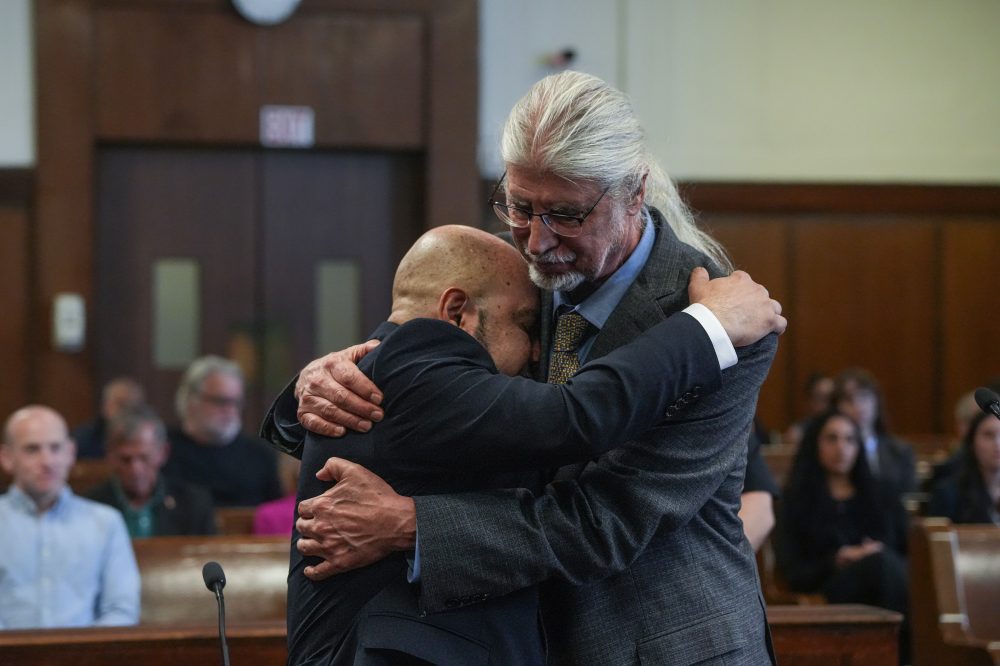 Judge tosses murder conviction for man who served 25 years, rebuking a ‘troubling’ prosecution
