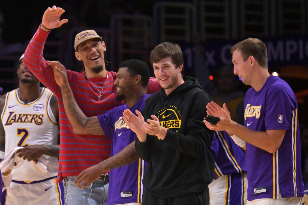 Austin Reaves returns to Lakers’ lineup for Game 5 after missing 9 games with oblique injury