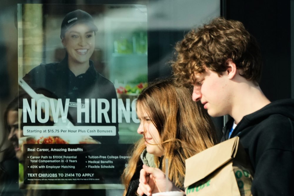 US jobless claim applications rise to 200,000 but remain historically low despite economic headwinds