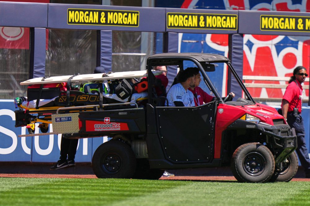 Yankees’ Jasson Domínguez leaves game after crashing into left-field wall catching leadoff drive