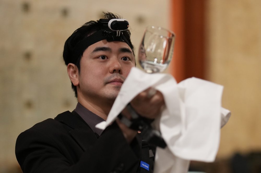 A South Korean startup captures workers’ techniques to develop AI brains for robots