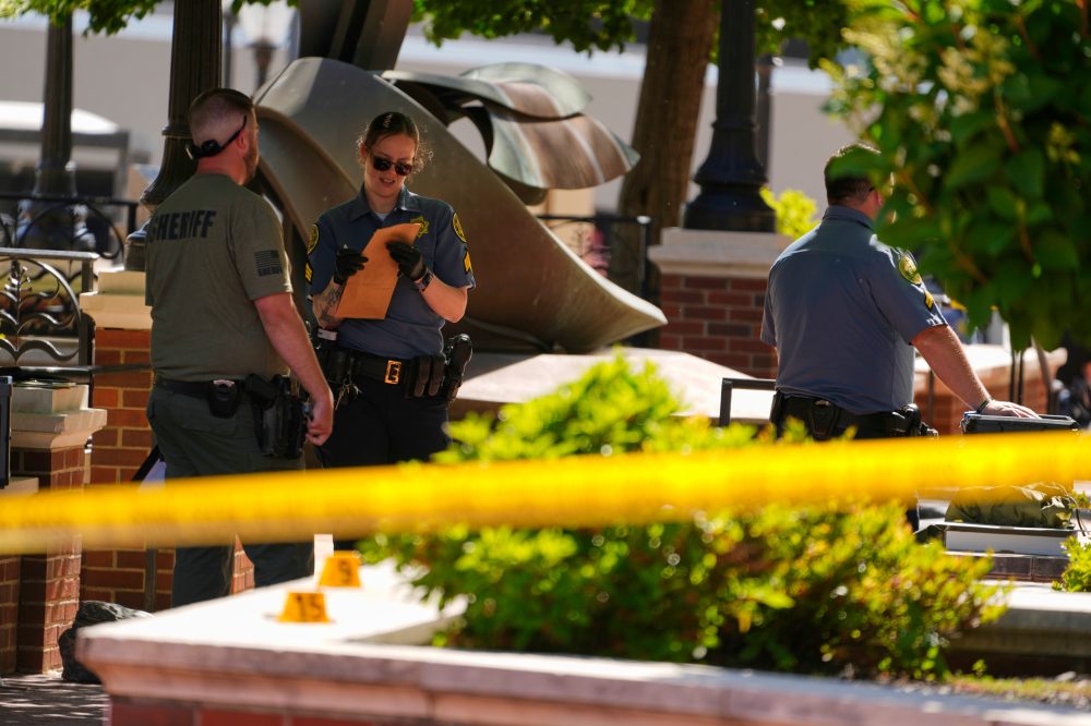 Tennessee man known for racist videos held on $1.25M bond for courthouse shooting