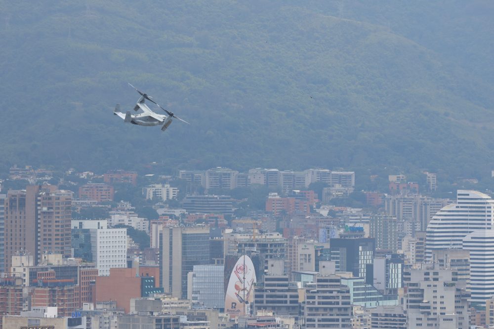 Marines conducts a rapid response exercise at the US Embassy in Venezuela’s capital