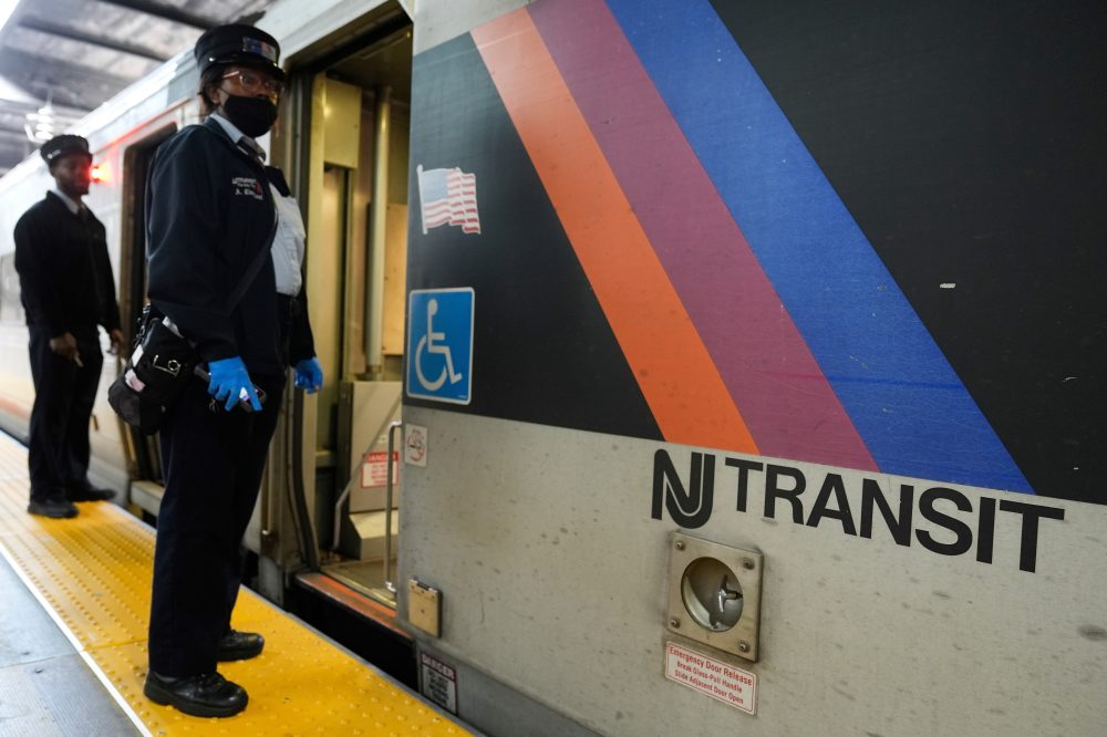 Rail car fire near New York’s Penn Station injures 5, snarls morning commute, train service delayed
