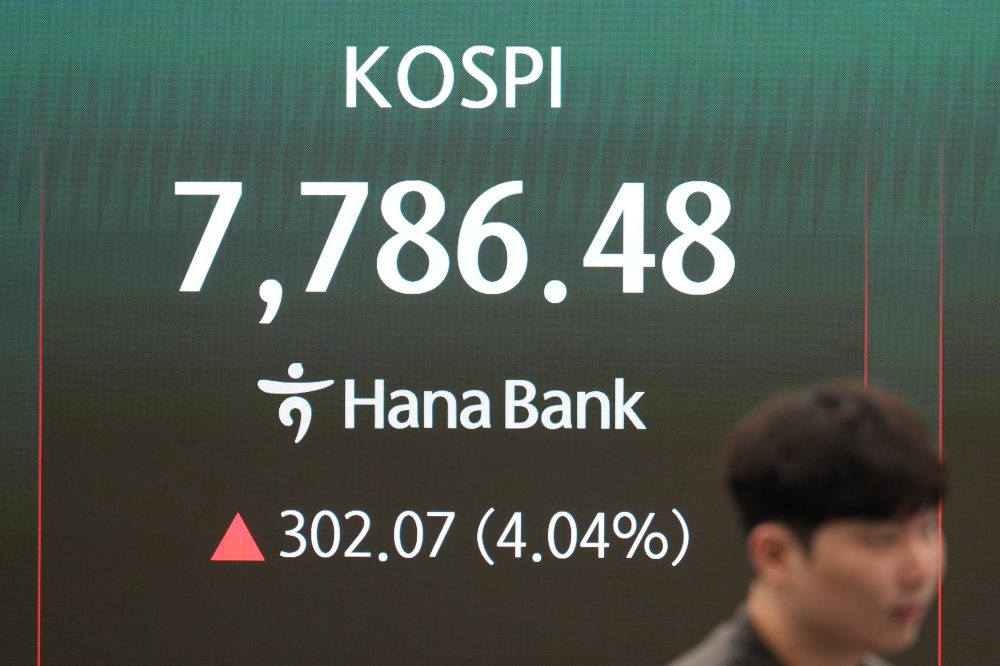 Asian shares are mixed as tech stocks rebound from sell-offs, while oil prices slip