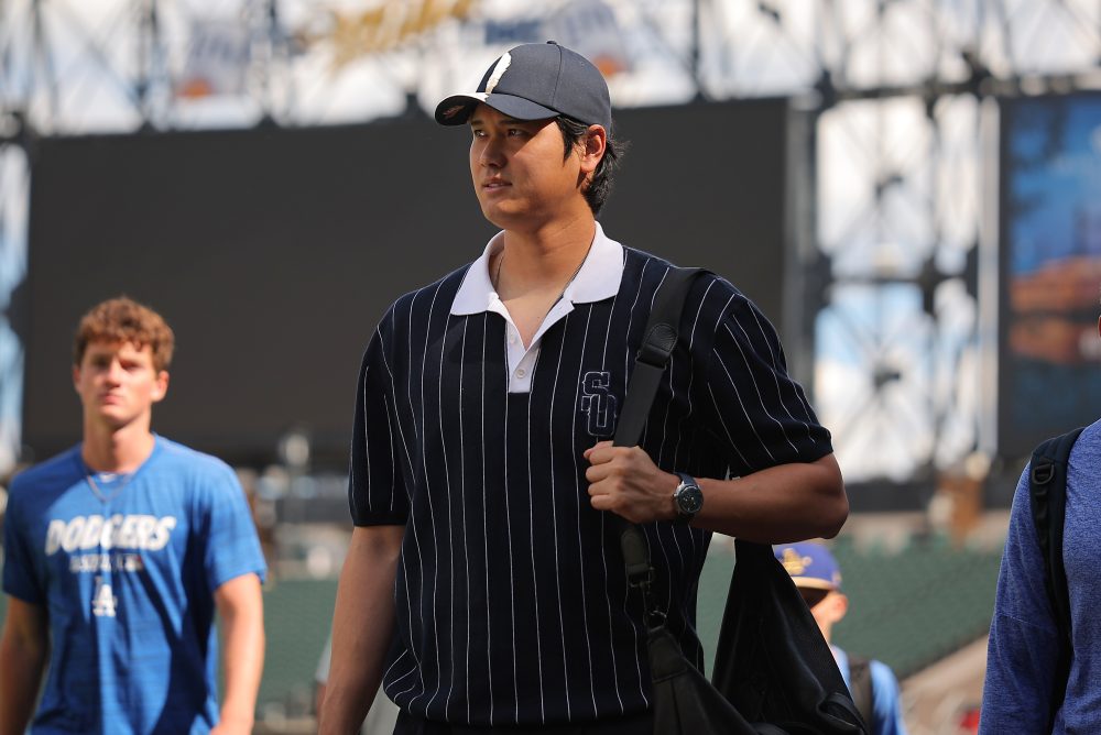 Dodgers star Shohei Ohtani out of the lineup against White Sox because of knee soreness