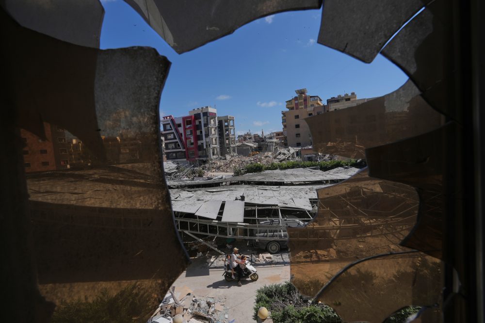 Israeli military strikes in southern Lebanon in intense fighting as US-Iran talks postponed