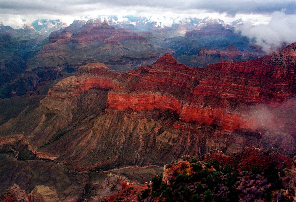3 hikers die of suspected heat-related illness during rising temperatures at Grand Canyon