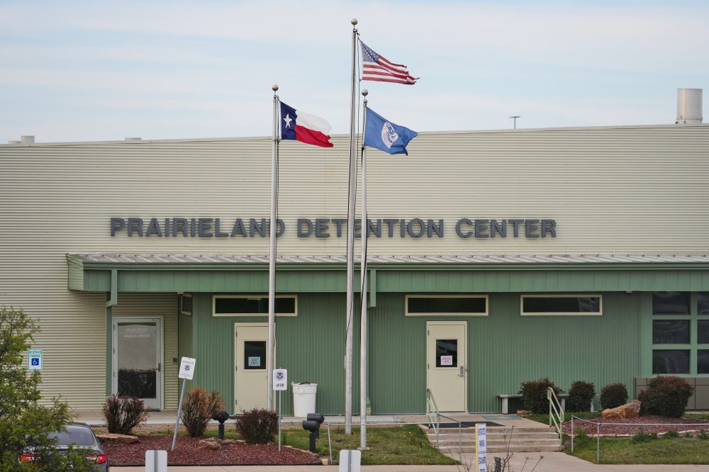 Judges resume sentencing over shooting at Texas immigration facility