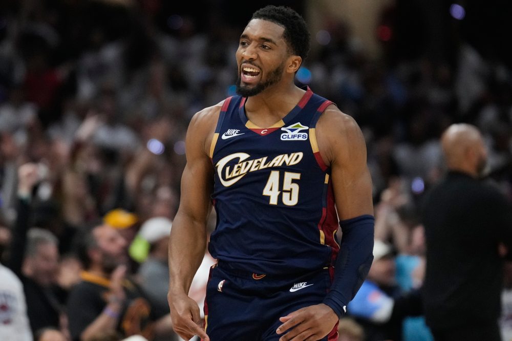 Donovan Mitchell agrees to 4-year, $273 million extension with Cavaliers, AP source says