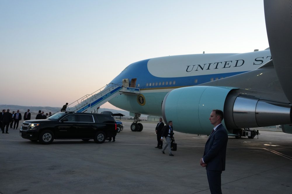 In a surprise swap, Trump flies back from Turkey in an old Air Force One, not the Qatari-gifted jet