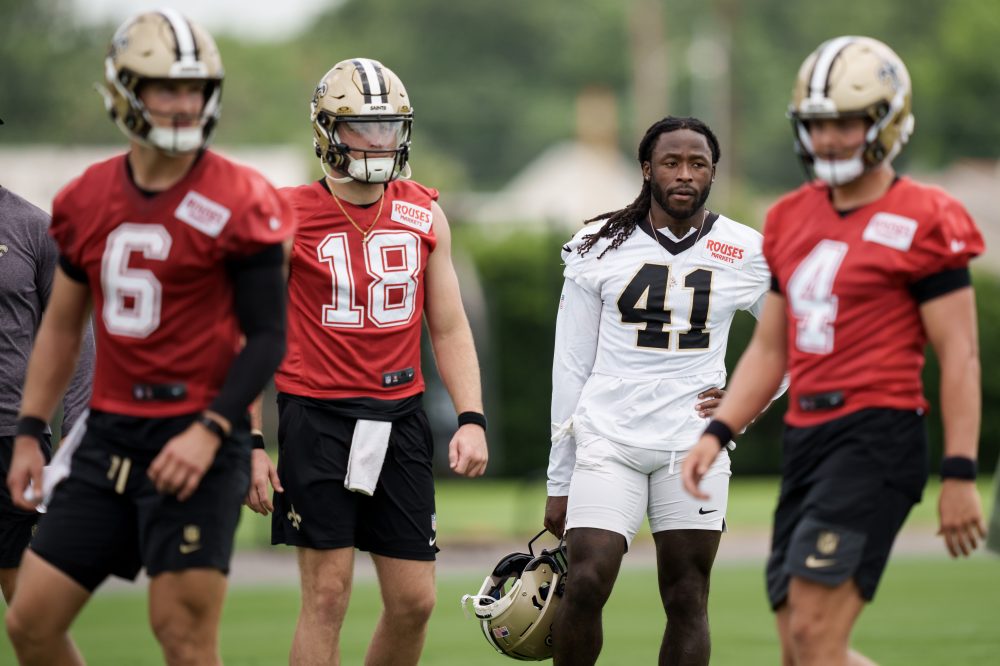Running back Alvin Kamara has a new deal with the Saints for 2026, agent says