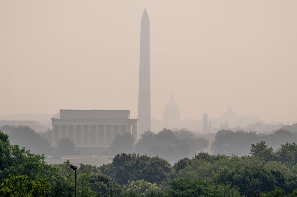 Wildfire smoke from Canada and Minnesota pushes further into US, engulfing DC in eerie haze
