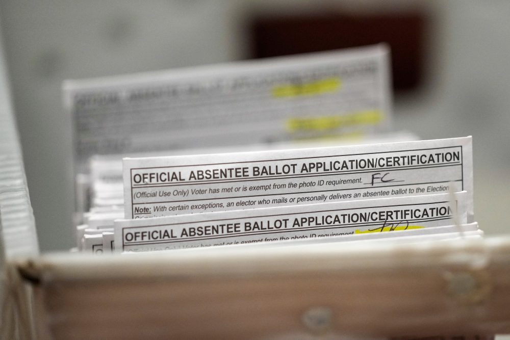 Wisconsin Democrats want to allow absentee voters to cast a new primary ballot