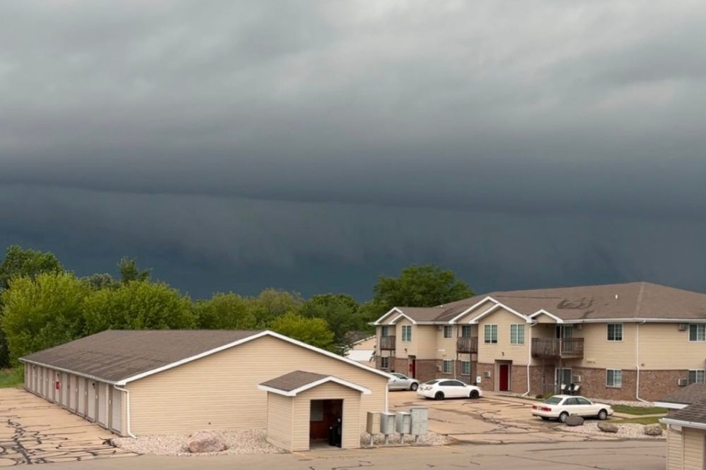 Wisconsin tornado causes extensive damage and cuts power to thousands of homes