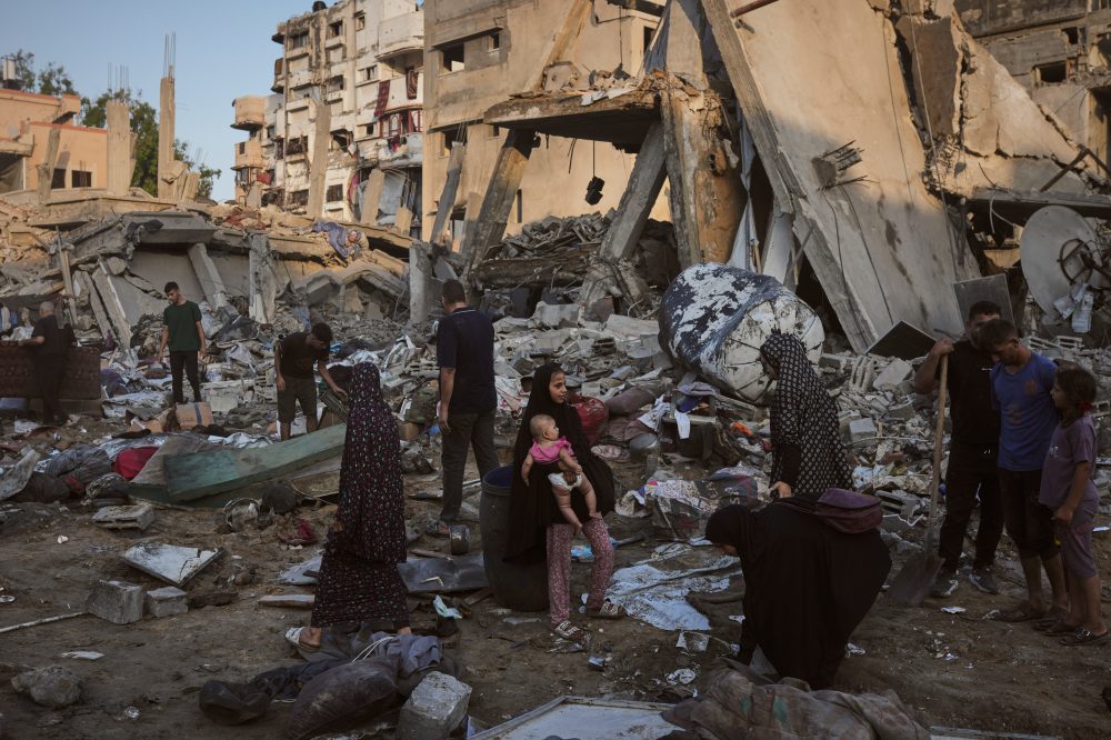 Trump announces a deal for Hamas to disarm in Gaza, but many hurdles and uncertainty remain