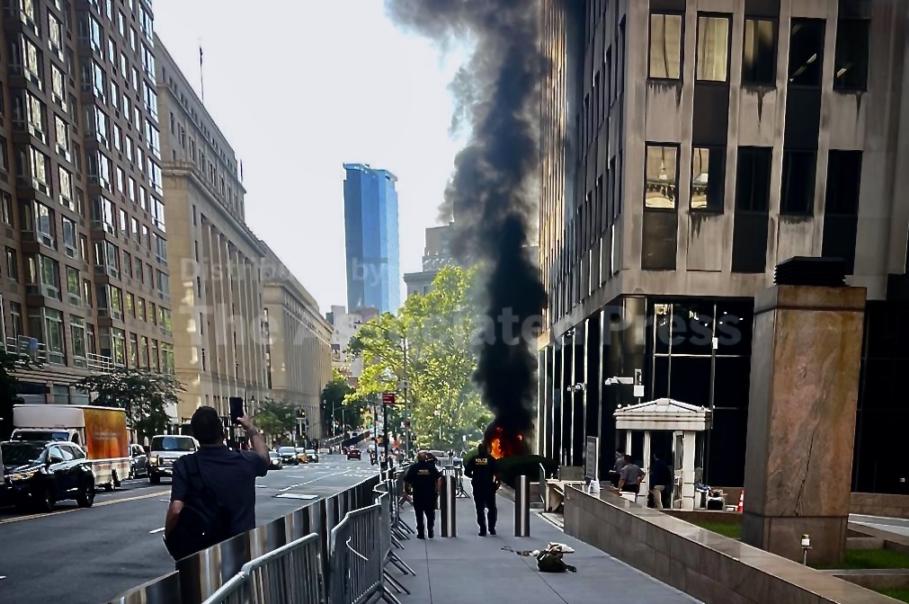 Incendiary device erupts outside New York federal building. FBI says person in custody