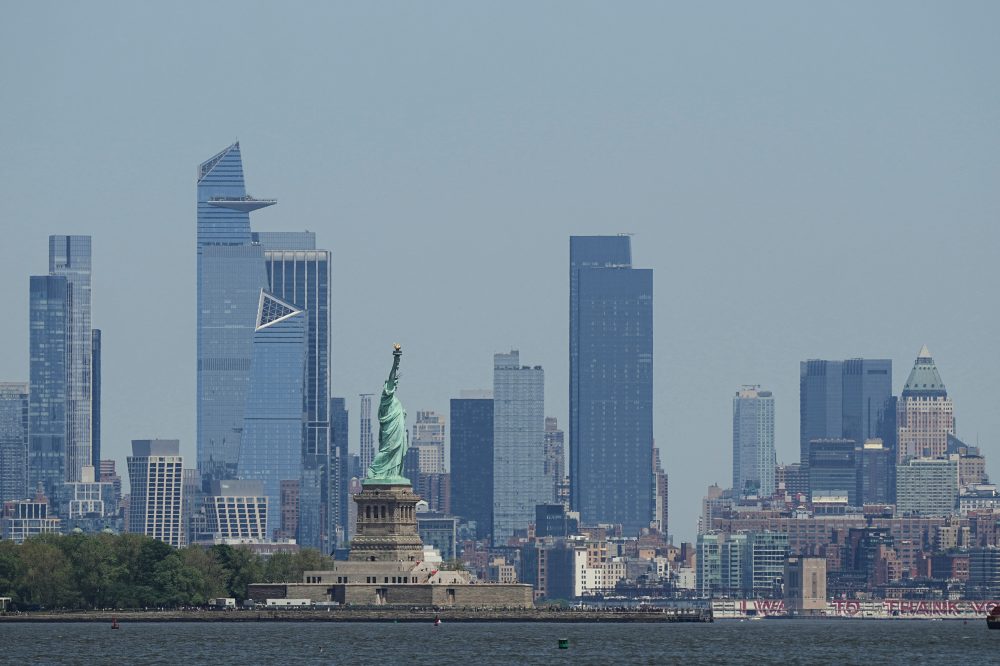 Boat capsizes in New York Harbor, woman and 5-month-old baby die