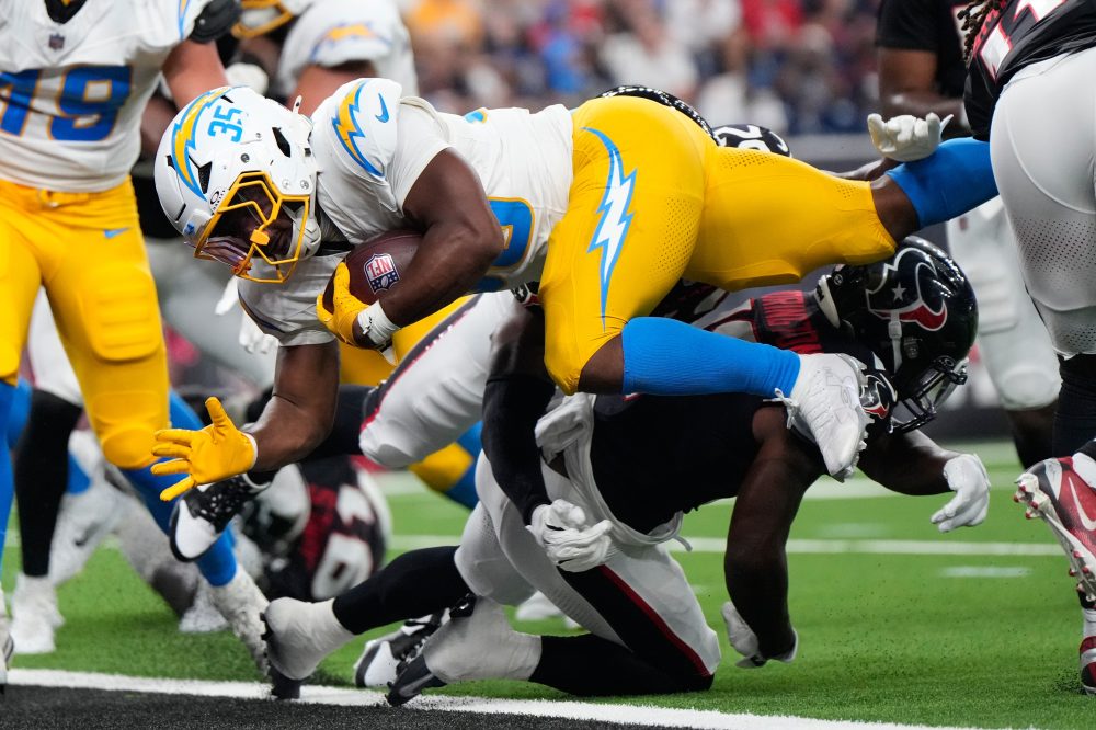 Amar Johnson scores 2 TDs as Chargers beat Texans 27-7 in preseason opener