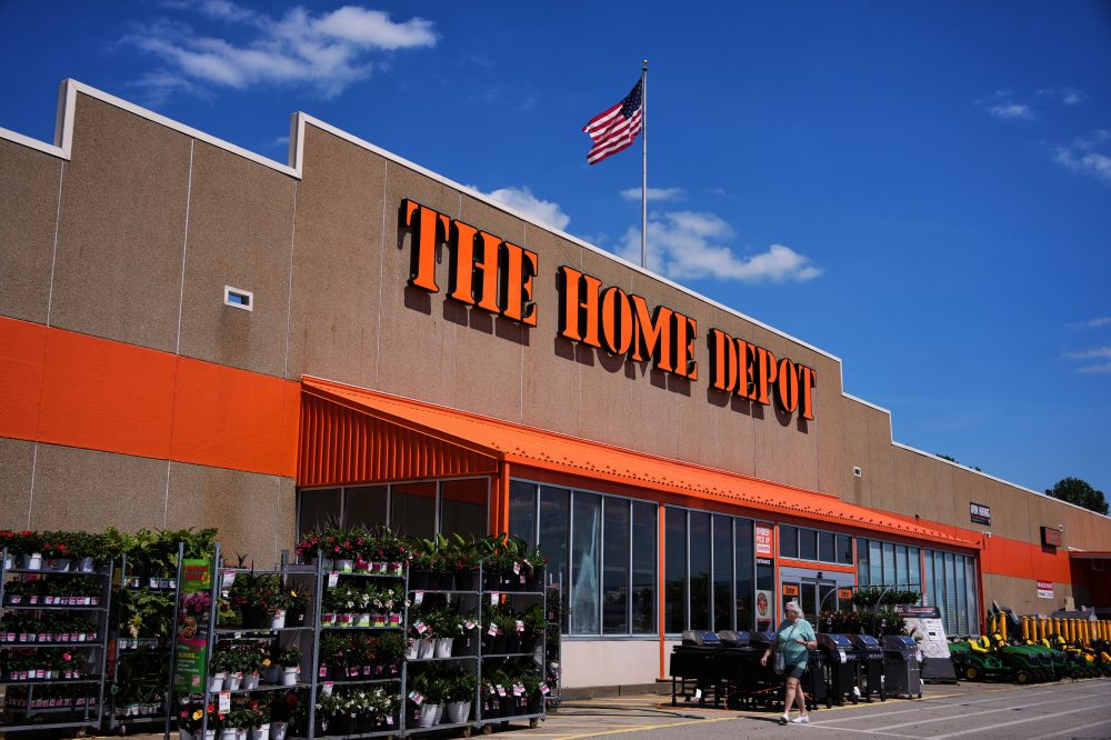 Home Depot sales lifted by customers focusing on smaller projects, but sticks with previous outlook