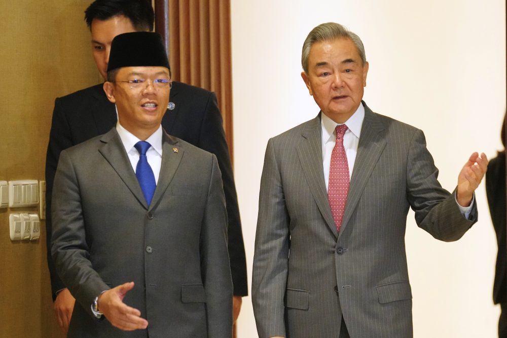 Indonesia and China discuss increasing defense cooperation and energy security