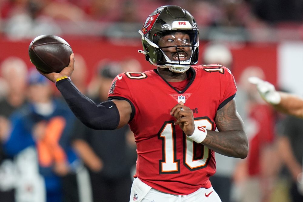 Buccaneers rookie Jalon Daniels leads 3 scoring drives in 16-15 comeback win over Chiefs