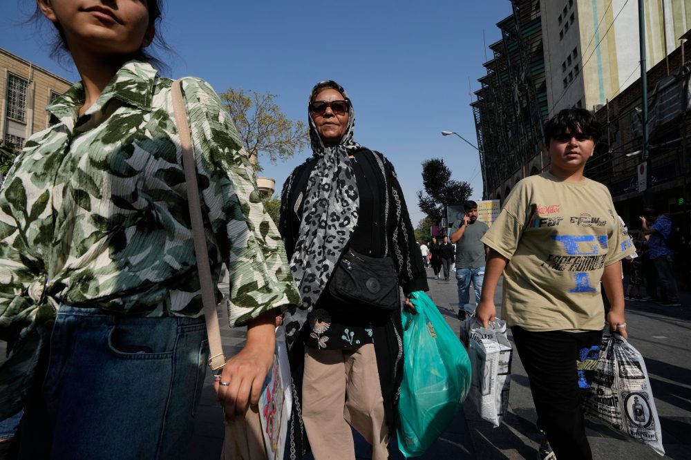 Photos of daily life in Tehran as Iran braces for new US sanctions
