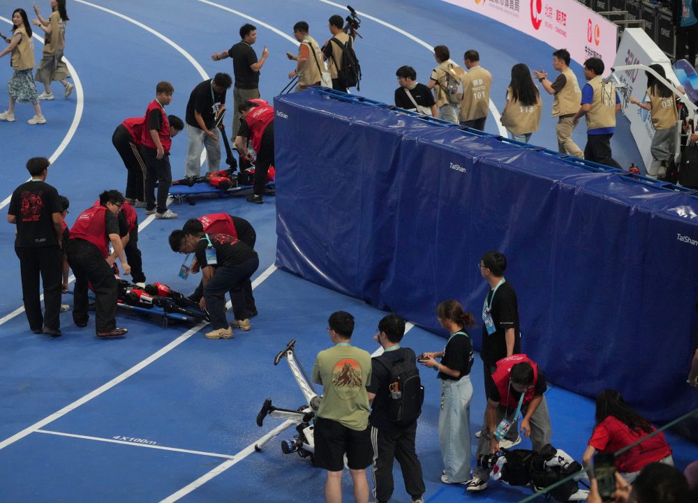 A Chinese humanoid robot sets a new 100-meter sprint record at Beijing Games