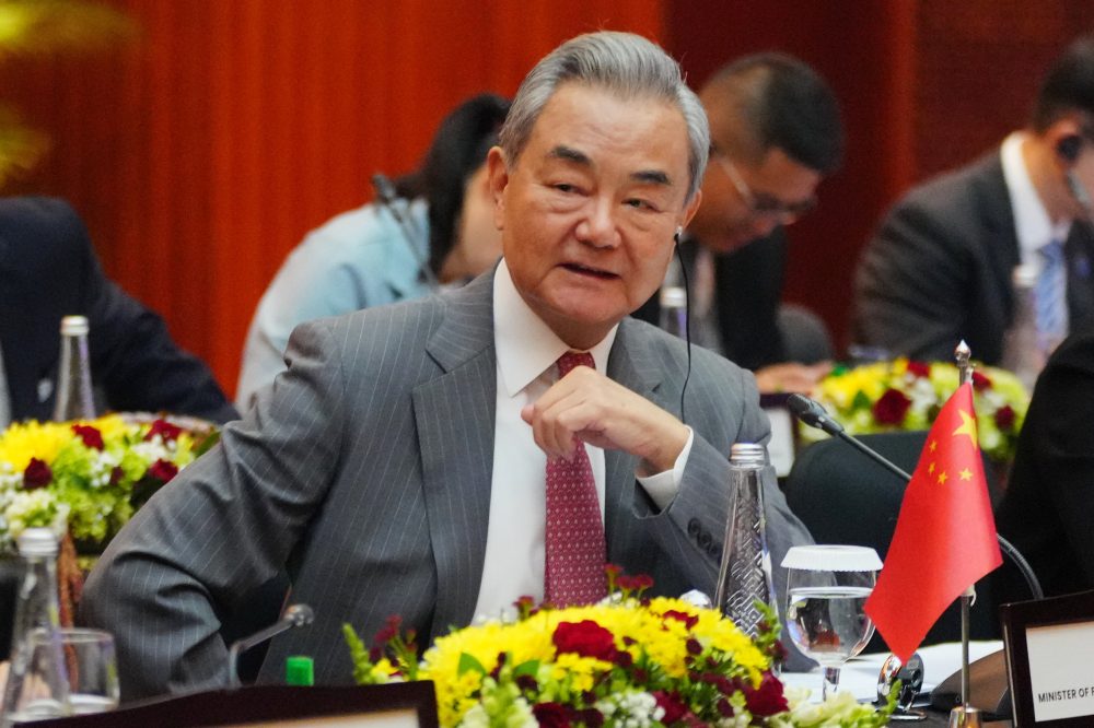 Chinese foreign minister calls for US and China to ‘overcome obstacles’ ahead of presidential summit