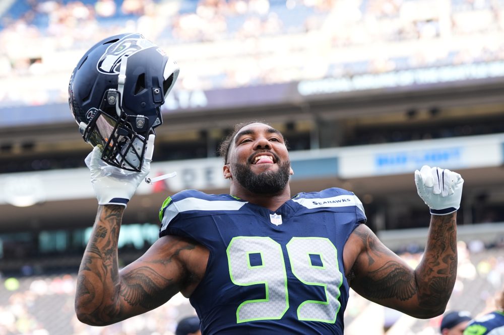 Seahawks give 3-time Pro Bowl DT Leonard Williams a $90 million, 3-year extension, AP source says