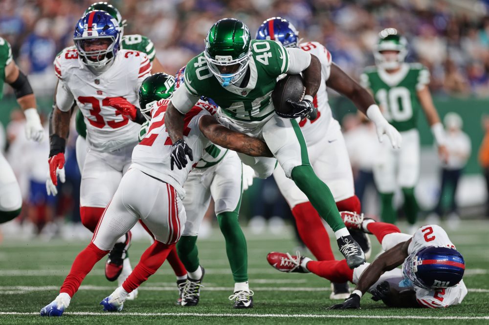Jets’ Chip Trayanum hospitalized with neck injury after early TD in 23-6 preseason loss to Giants