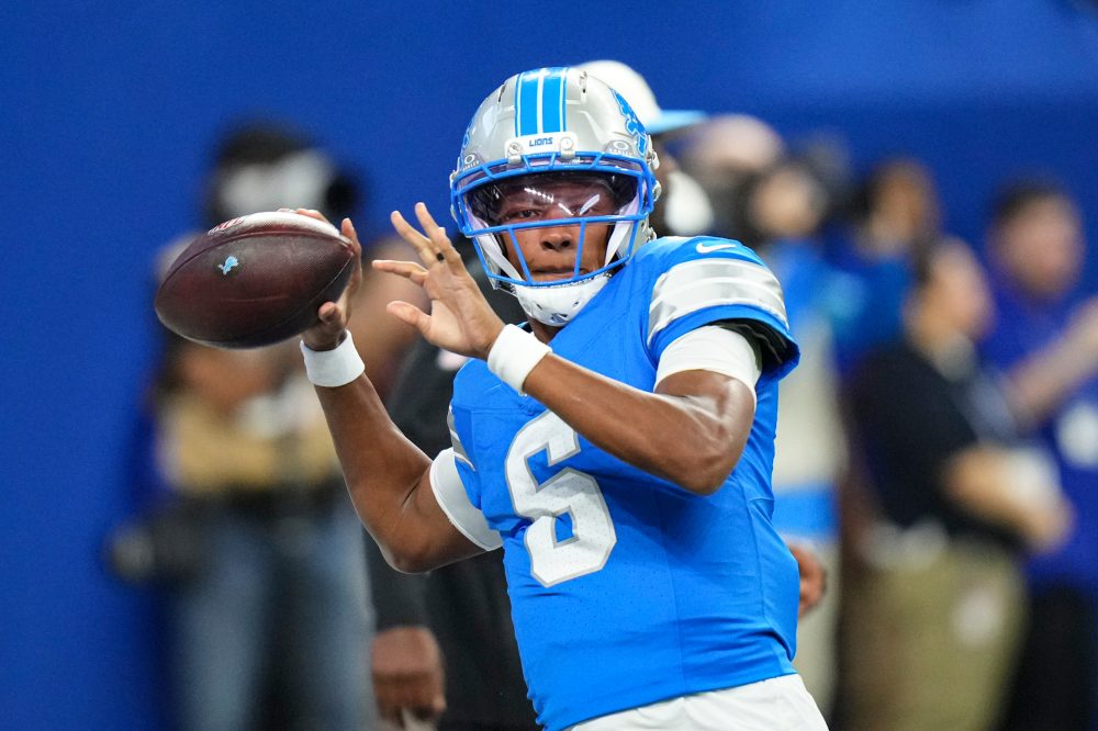 Dobbs makes his case to be Goff’s backup by taking Lions on 3 TD drives in 25-16 win over Colts