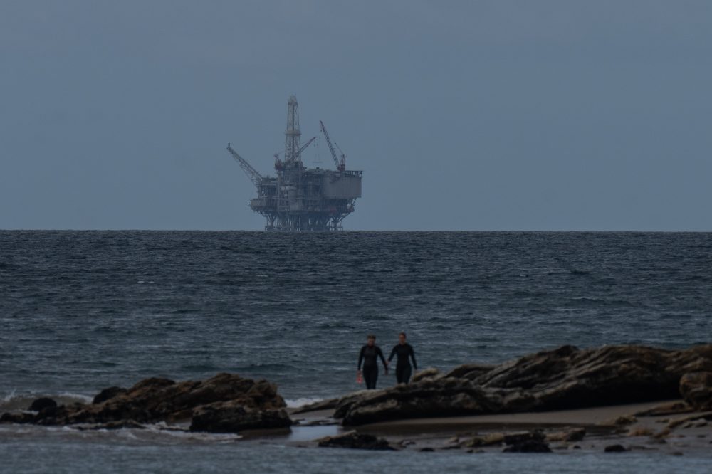 Trump administration ratchets up its fight to get more oil flowing from California