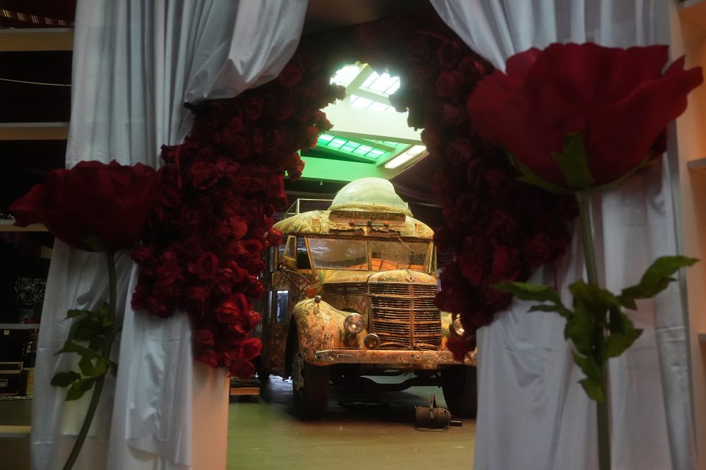 Psychedelic ‘Furthur’ bus rolls back into San Francisco for new Grateful Dead exhibit