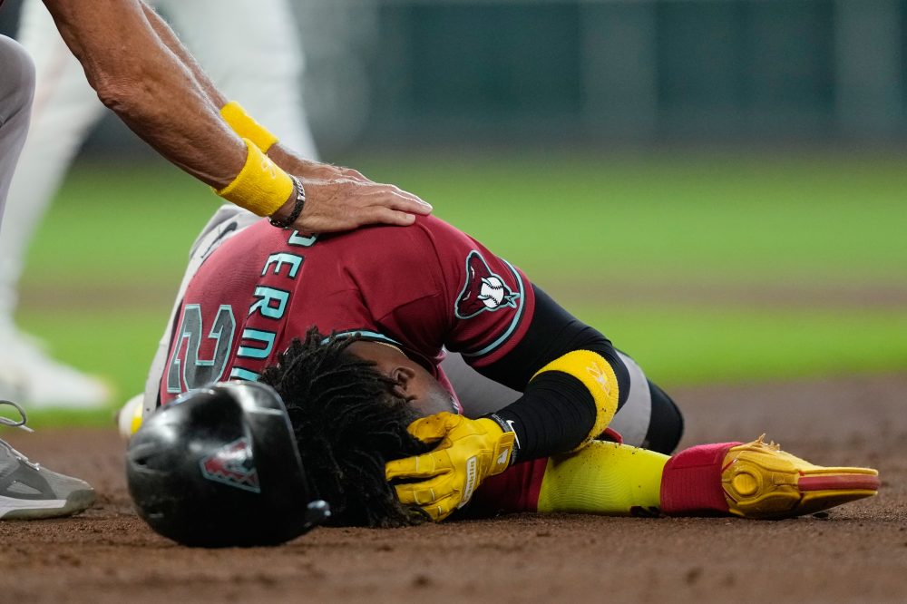 Arizona’s Perdomo leaves game with head contusion after being hit in the helmet by a line drive