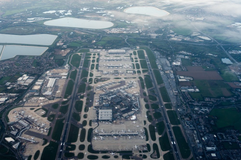 Travel chaos at UK airports as over 600 flights canceled due to air traffic control issue