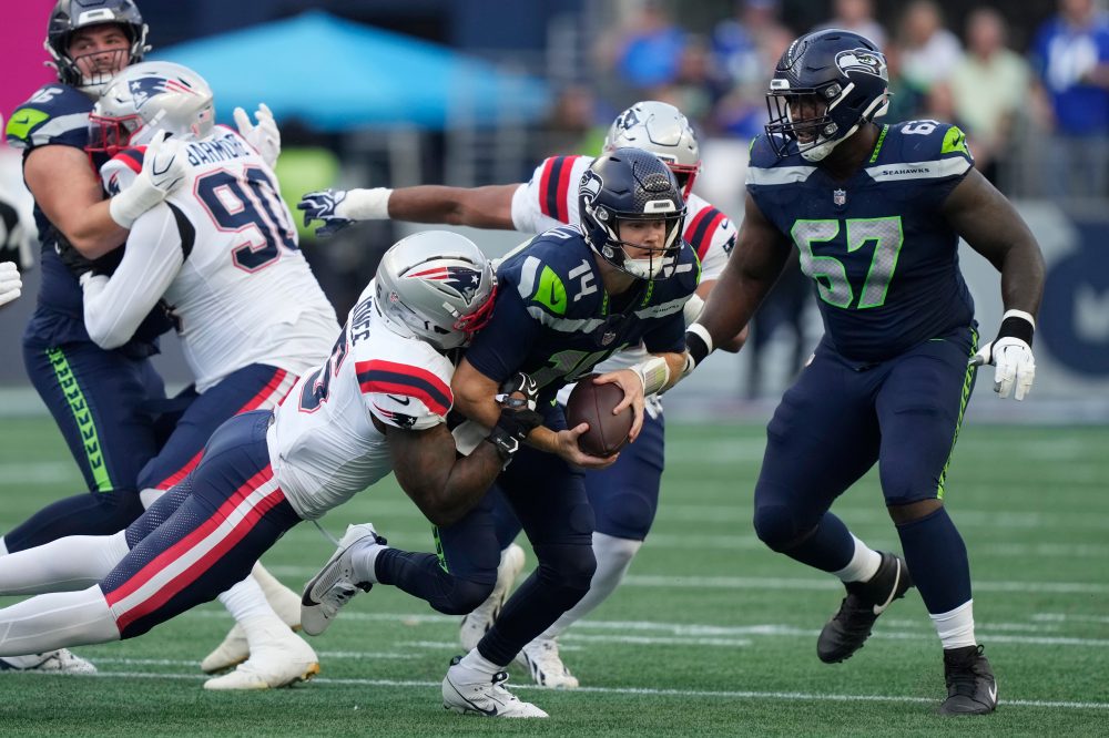 Sam Darnold injures hip on Seahawks’ first series of opener and is questionable to return