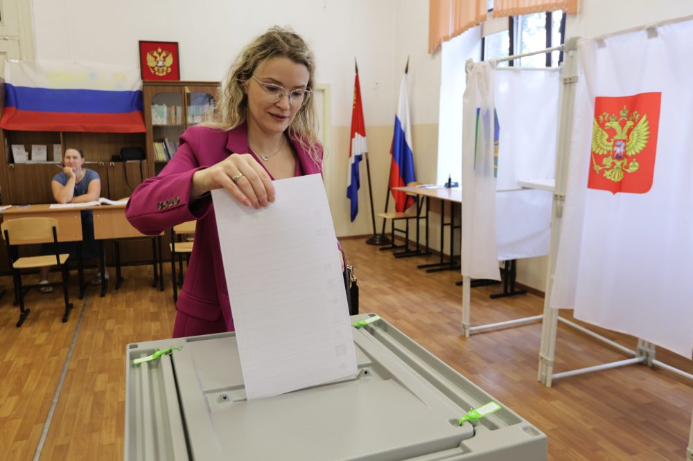 Russians begin 3 days of voting in a parliamentary election set to cement the Kremlin’s power