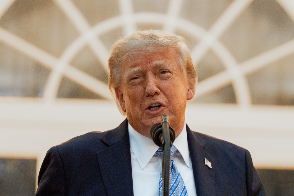 The Latest: Early midterm voting gets underway with control of Congress at stake