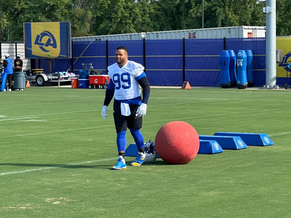 Aaron Donald expects to play for Rams on Monday night against Giants