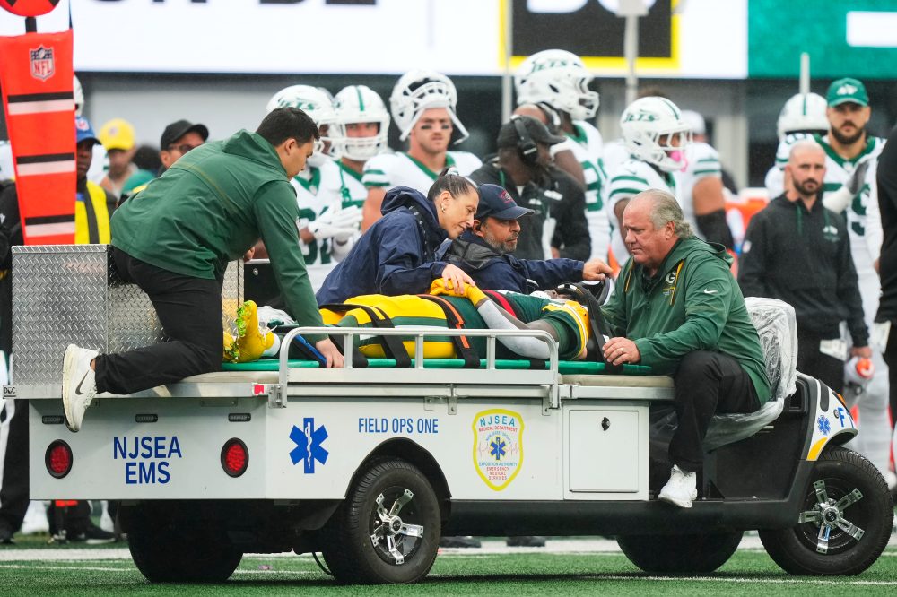 Packers’ Jayden Reed and Zach Bako-Bewele carted off on consecutive plays vs Jets