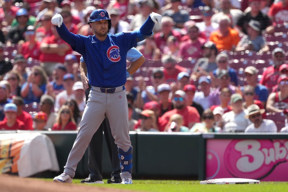 Cubs 3B Alex Bregman sent to hospital for tests after being hit in face by foul ball while on deck