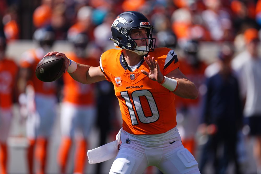 Jaylen Waddle’s quiet Denver debut flips into a 138-yard day in a Broncos’ 20-13 comeback over Jags