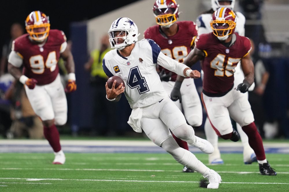 Prescott throws 4 TD passes as Cowboys beat Commanders, who again lose Daniels to dislocated elbow