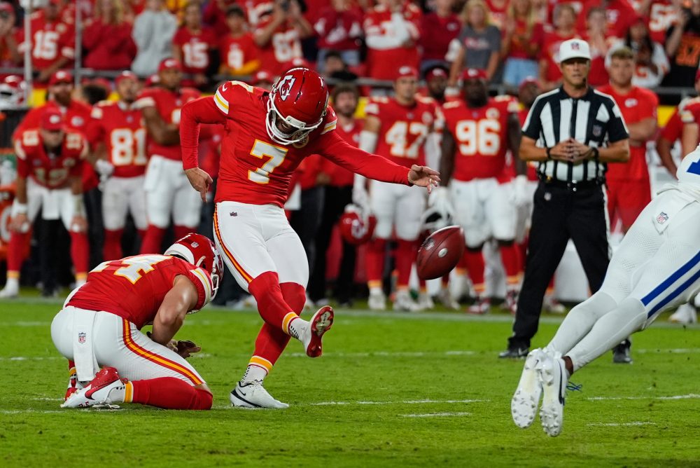 Mahomes and Walker shine, Butker hits winning 40-yarder as Chiefs beat Colts 33-30 in OT
