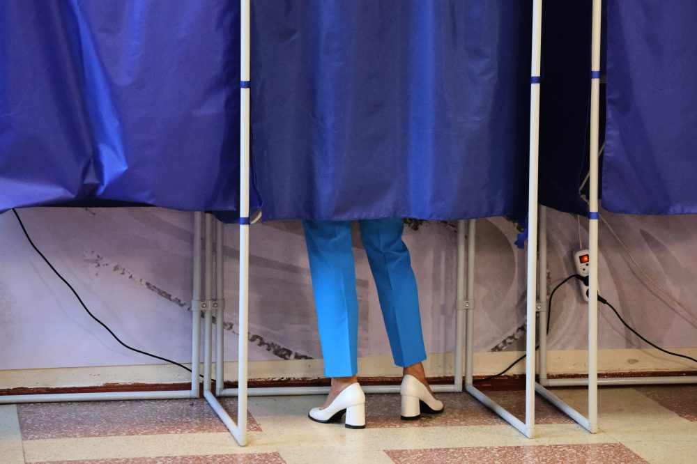 Main Kremlin party keeps control of Russia’s parliament after a carefully orchestrated vote