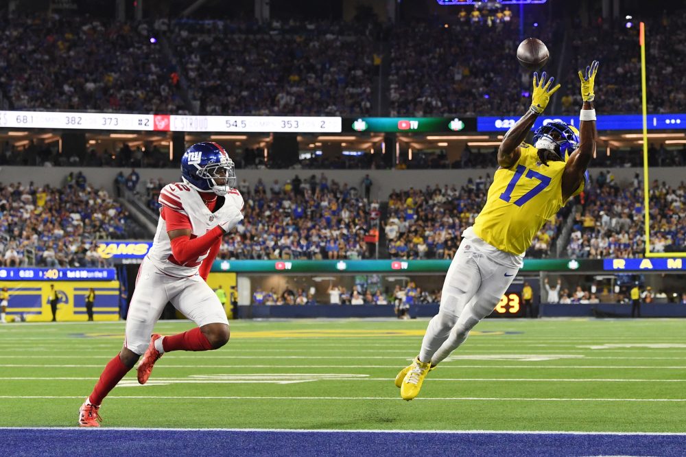 Davante Adams, Matthew Stafford lead Rams past Giants 28-6 after Jaxson Dart’s injury